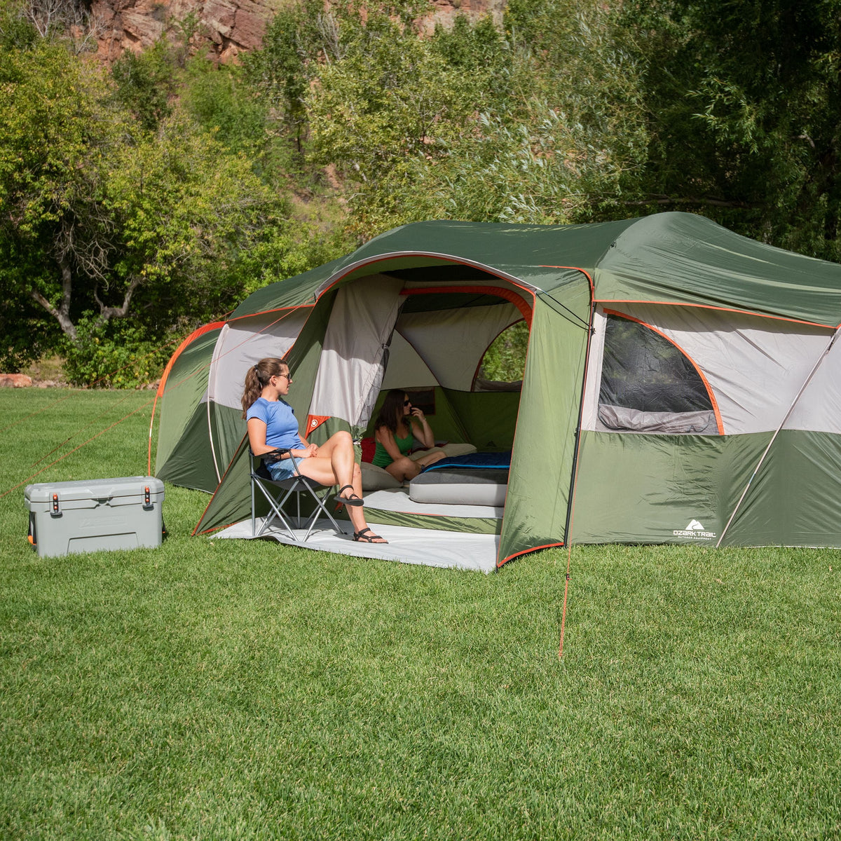 18-Person Cabin Tent with 3 Covered Entrances X473