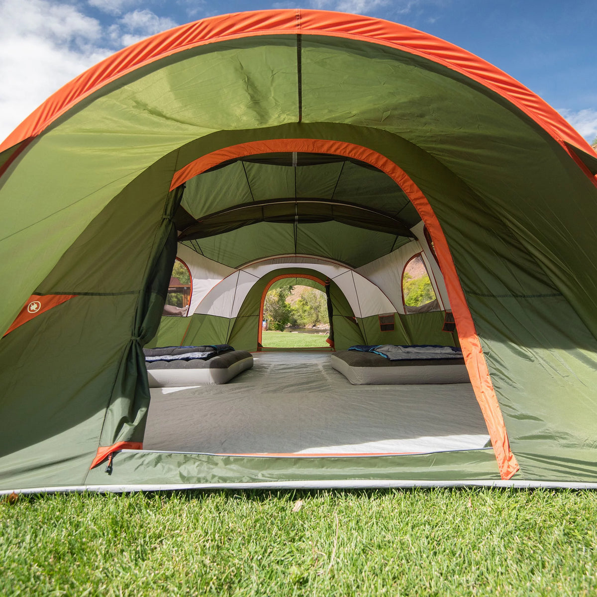 18-Person Cabin Tent with 3 Covered Entrances X473