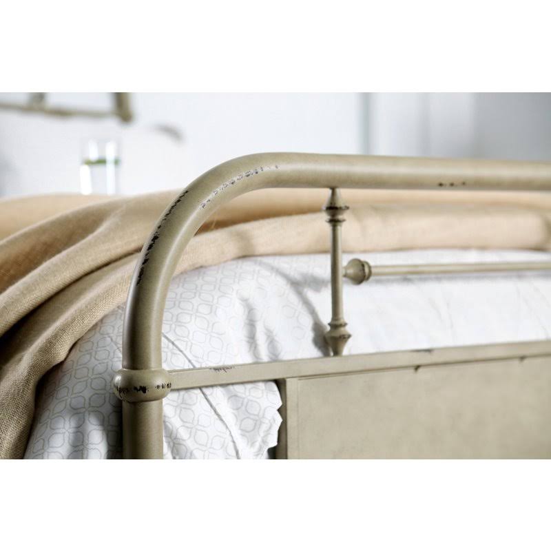 Full Metal Bed in Distressed Ivory D86737