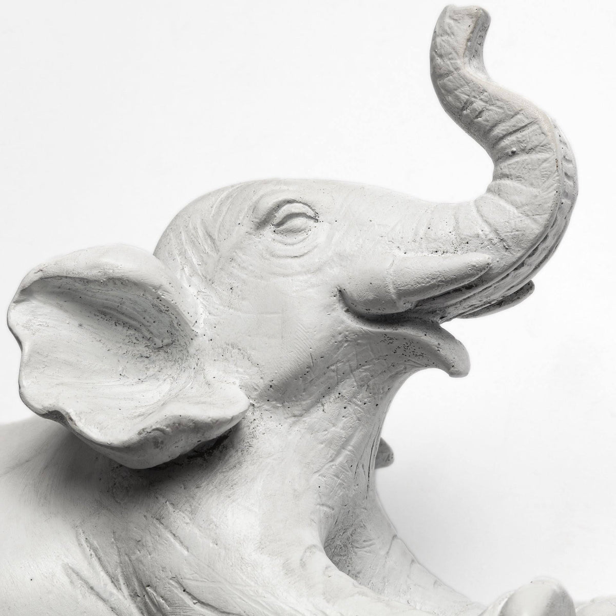 Set of 2 White Elephant Wall Decorations R696